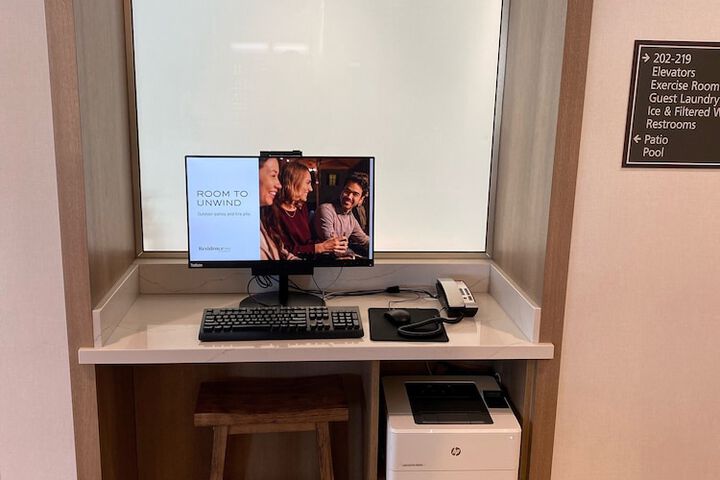 Business Center 19 of 20