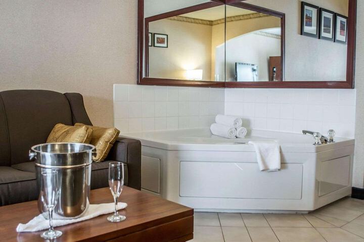 Comfort Suites Portland Southwest
