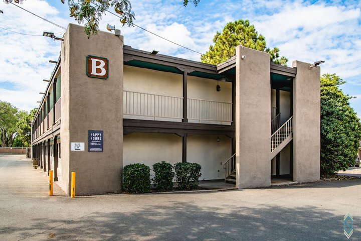 Hotel 6 of 93