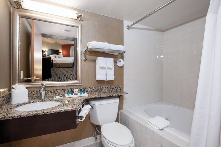 Delta Hotels by Marriott Fargo