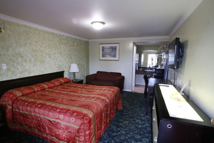 Room 30 of 82
