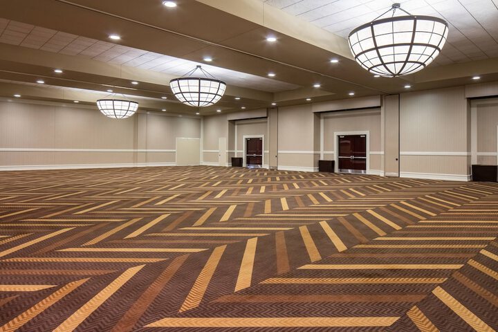 Sheraton Overland Park Hotel at the Convention Center