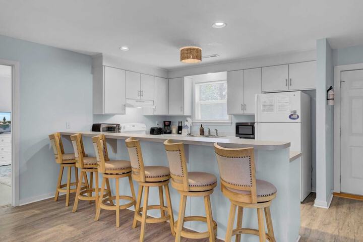 Ion by Avantstay Walk to Beach Dining, Shopping Central Location Deck