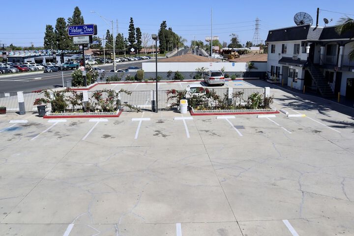 Value Inn Bellflower