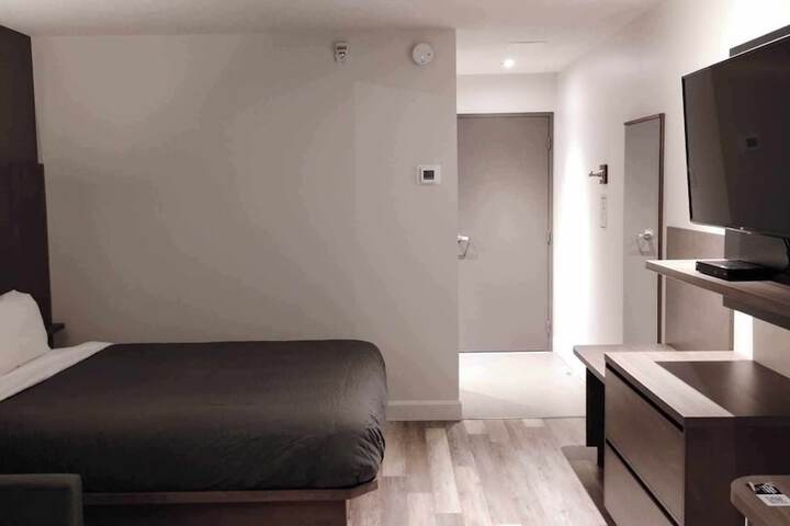 Room 17 of 37
