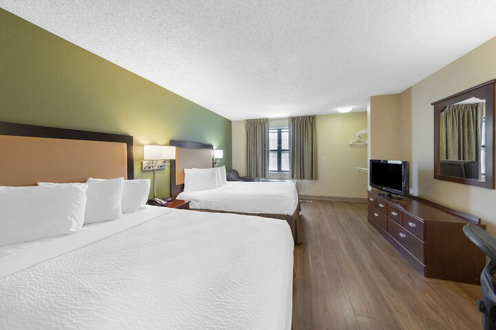 Room 12 of 24