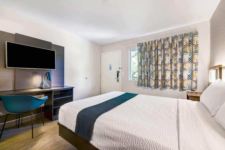 Motel 6 Issaquah WA - Seattle - East