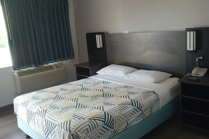 Room 17 of 22