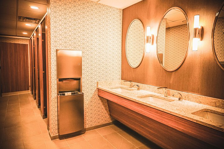 Delta Hotels by Marriott Cincinnati Sharonville