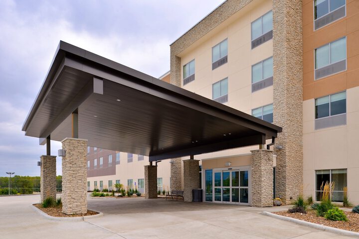 Hotel 2 of 63