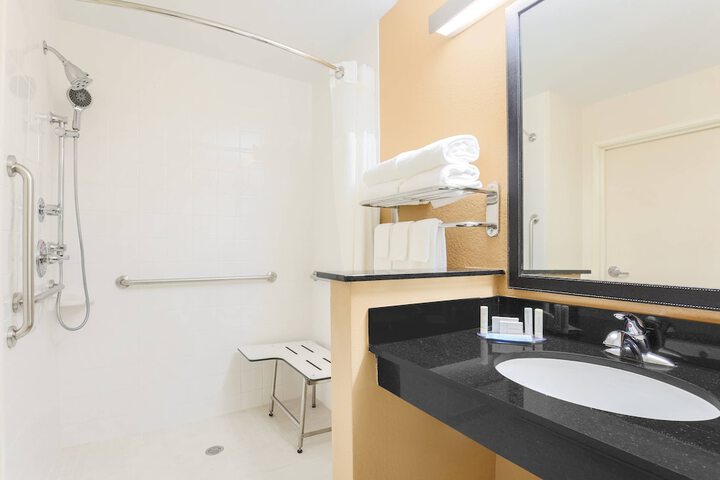 Room 17 of 22