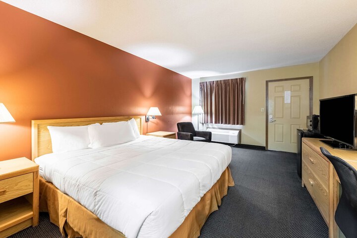 Room 30 of 37