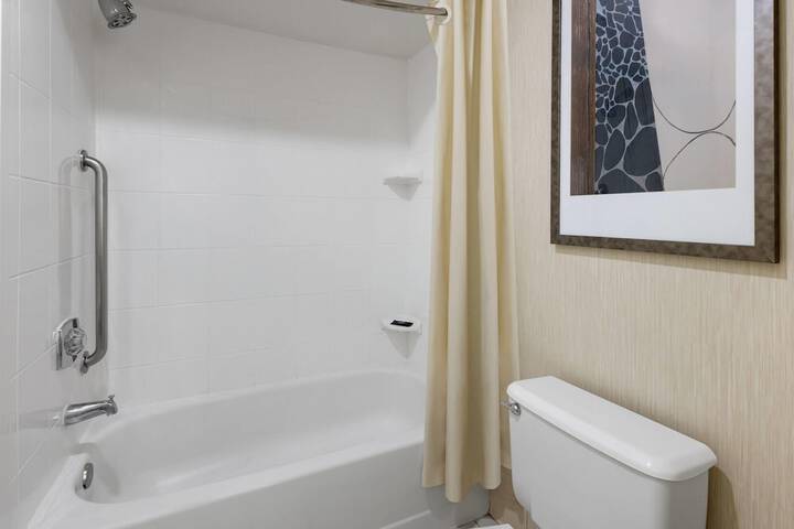 Tysons Corner Suites a Baymont by Wyndham