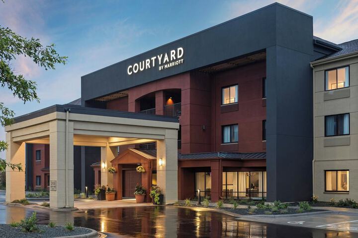 Courtyard Minneapolis St. Paul / Roseville by Marriott