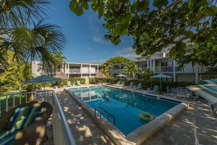 Pool 4 of 60