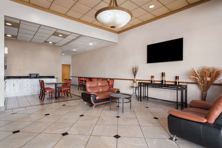 Super 8 by Wyndham Longview / North