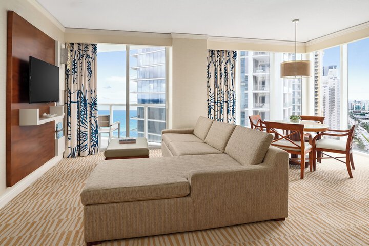 Trump International Beach Resort