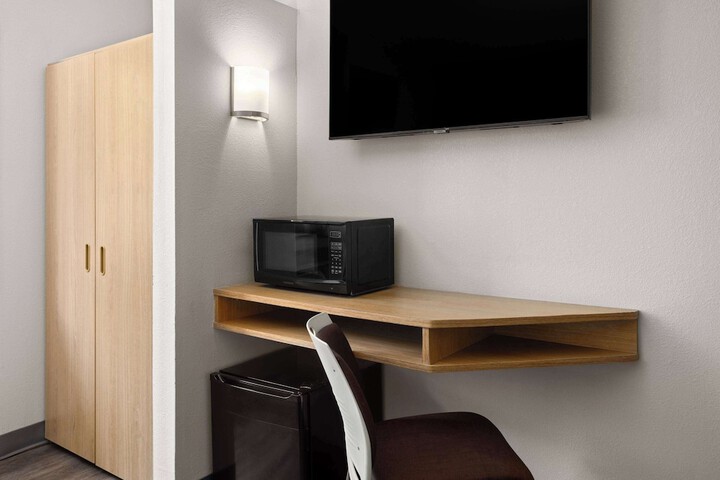 Room 16 of 36