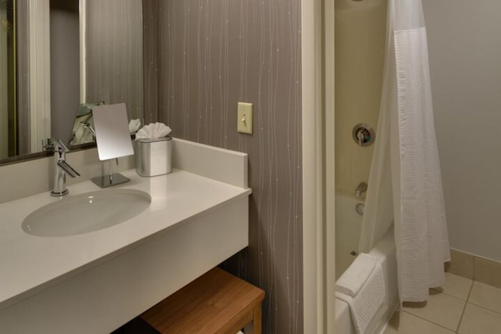 Room 11 of 23