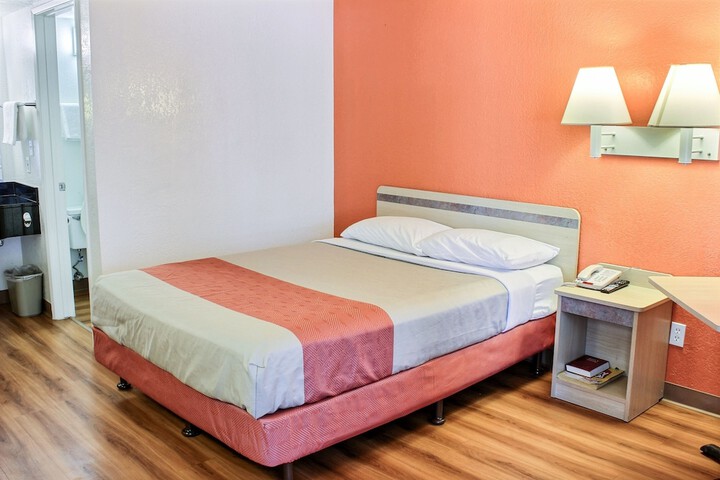 Room 19 of 30