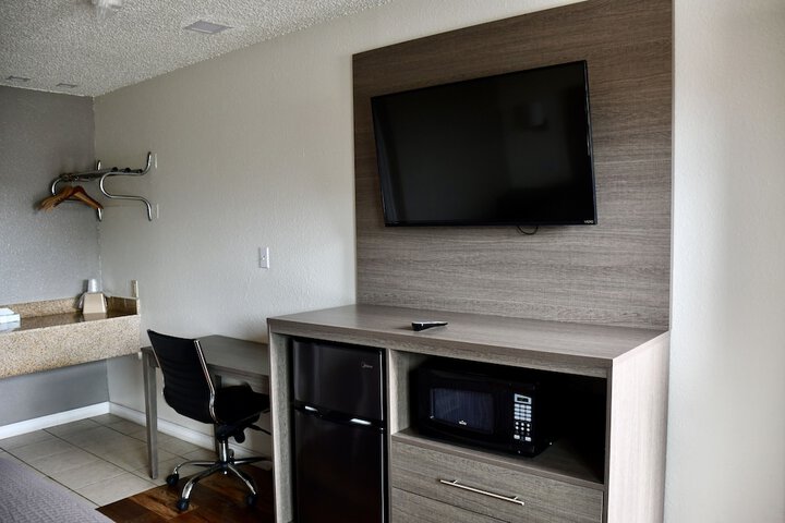 Room 25 of 36