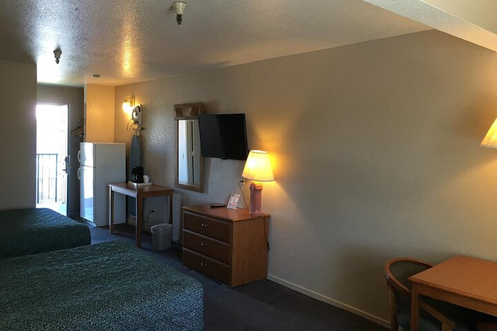 Room 9 of 27