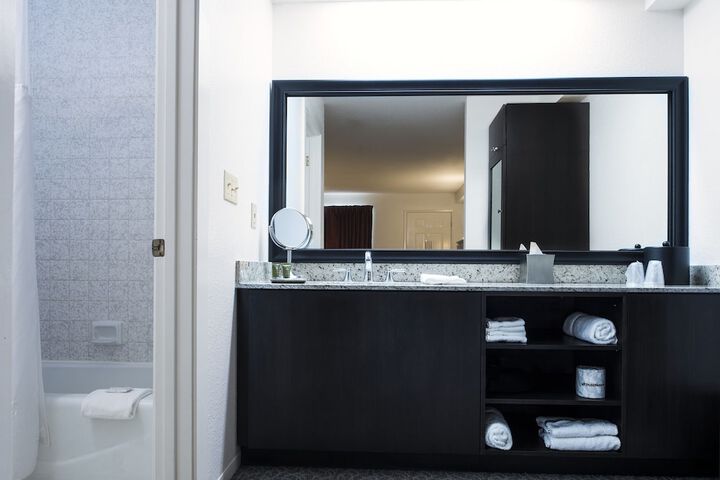 Room 30 of 65
