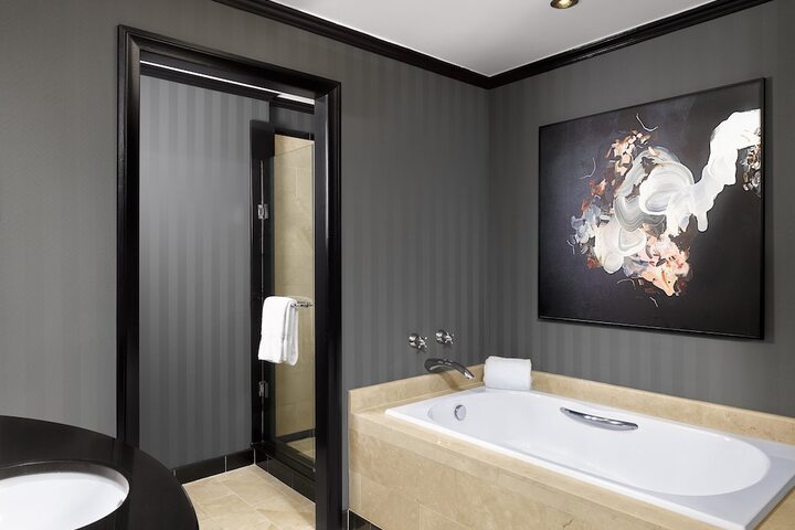 Room 38 of 100
