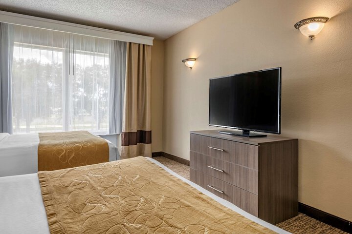 Room 10 of 34