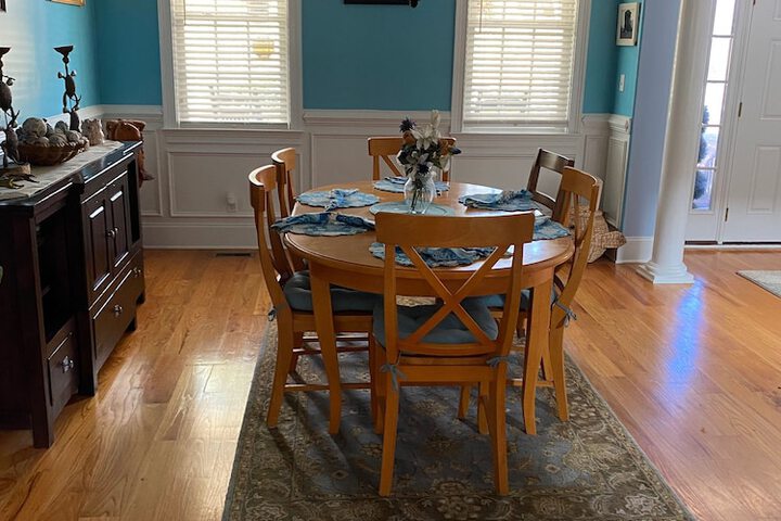 Dining 65 of 77