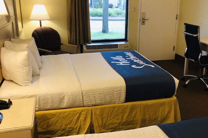 Room 18 of 40