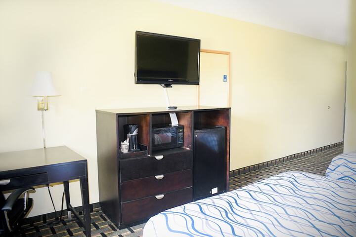 Room 6 of 13