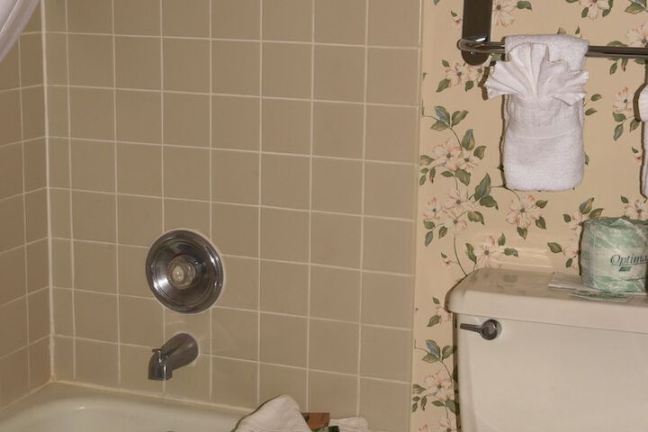 Room 13 of 34
