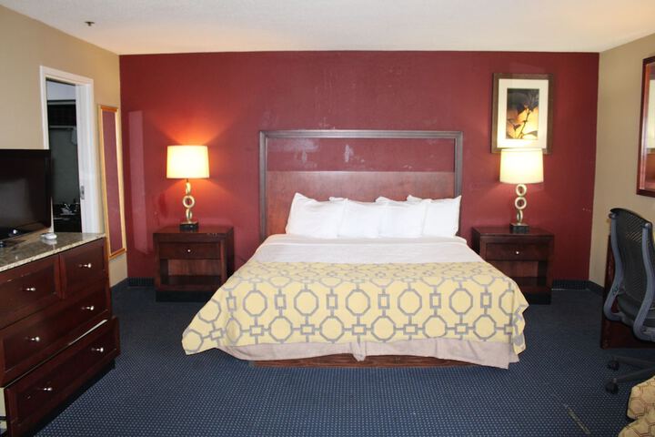 Room 9 of 29