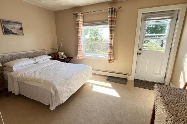 Admirals Quay Motel & Suites