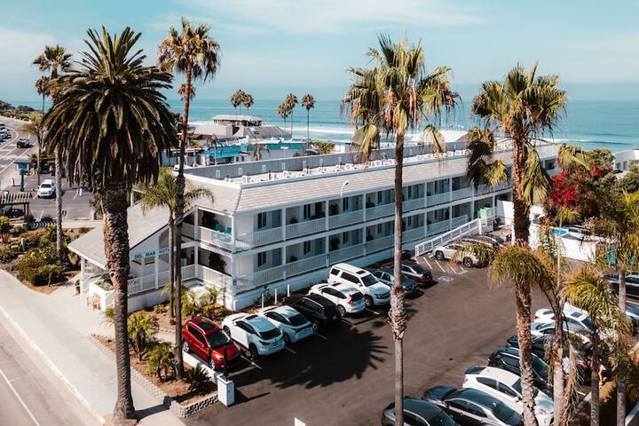 Del Mar Beach Hotel