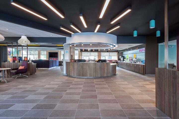 Hotel Interior 6 of 31