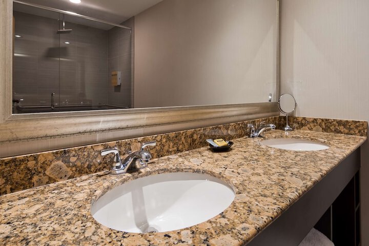 Best Western Plus Ambassador Suites Venice