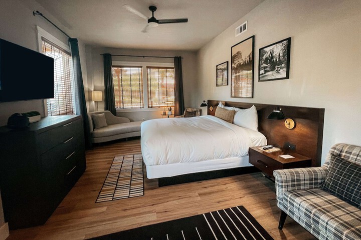Room 32 of 68