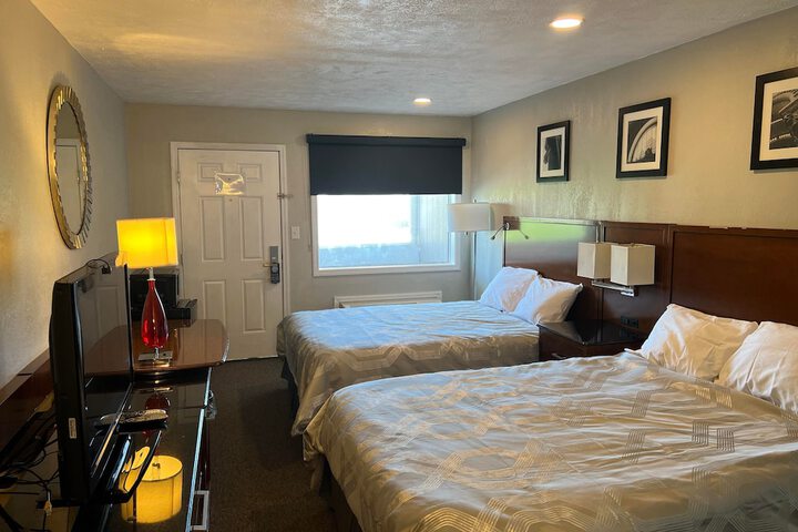 Room 12 of 24