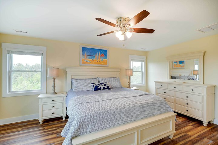 Corolla Vacation Rental w / Pool Walk to Beach!