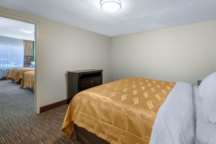 Room 20 of 40