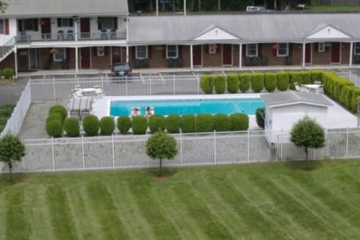 Pool 4 of 30