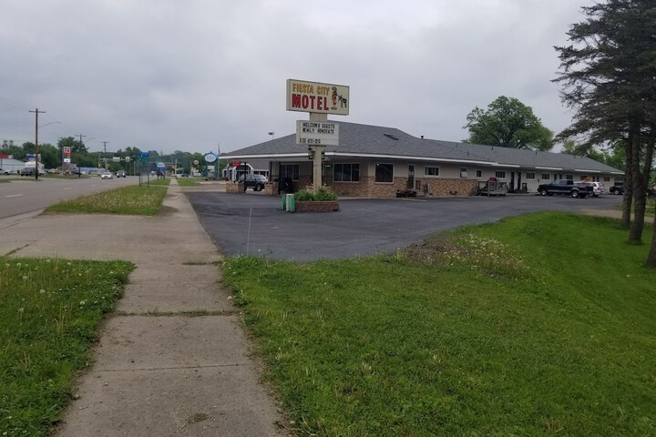 Hotel 2 of 73