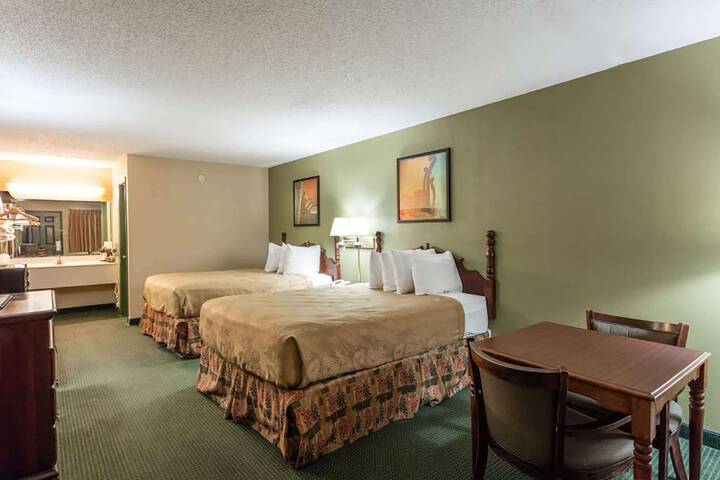Room 15 of 28