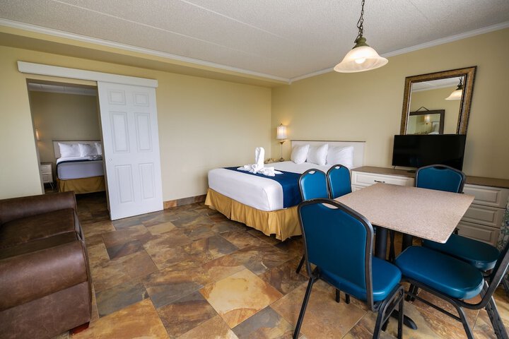 Room 33 of 41
