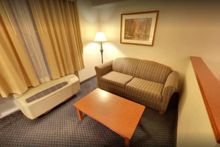 Room 22 of 77
