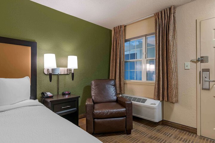 Room 21 of 24