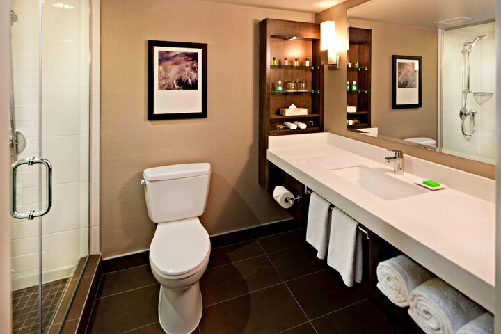 Room 45 of 102