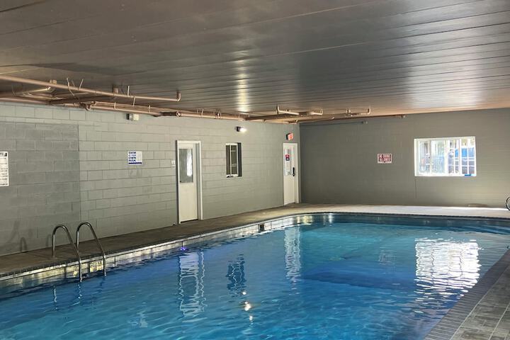Luxor Inn & Suites a Travelodge by Wyndham
